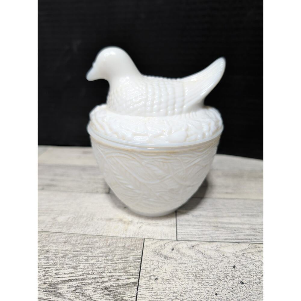 Vintage Avon White Milk Glass Nesting Dove Hen Covered Trinket Dish Marked 5